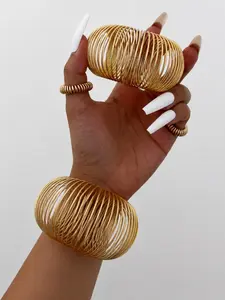 2pc Fashionable Personalized Exaggerated Spring Retractable Bracelet, Hollow Metal Cuff, Adjustable Fit, Party Accessory for Women