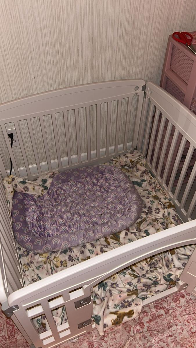 Item: White & 4-Panel 24"