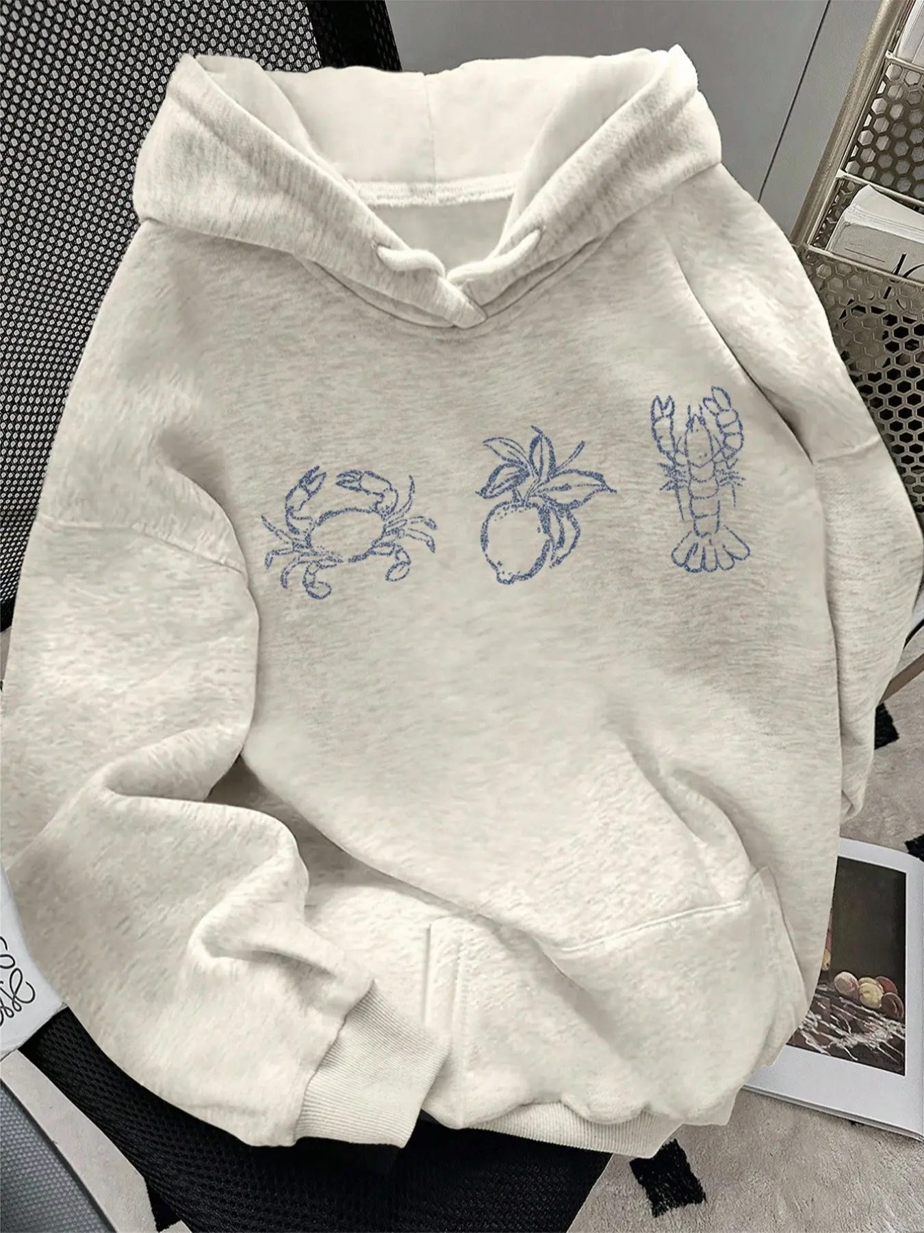 Women's Vintage Ocean Life Print Long Sleeve Hoodie, Loose-Fit Thick Knit Fabric, Fall & Winter Casual Wear, Holiday Style Ladies Sweatshirt, Graphic Hoodie Sweatshirt, Women Oversized Sweatshirts