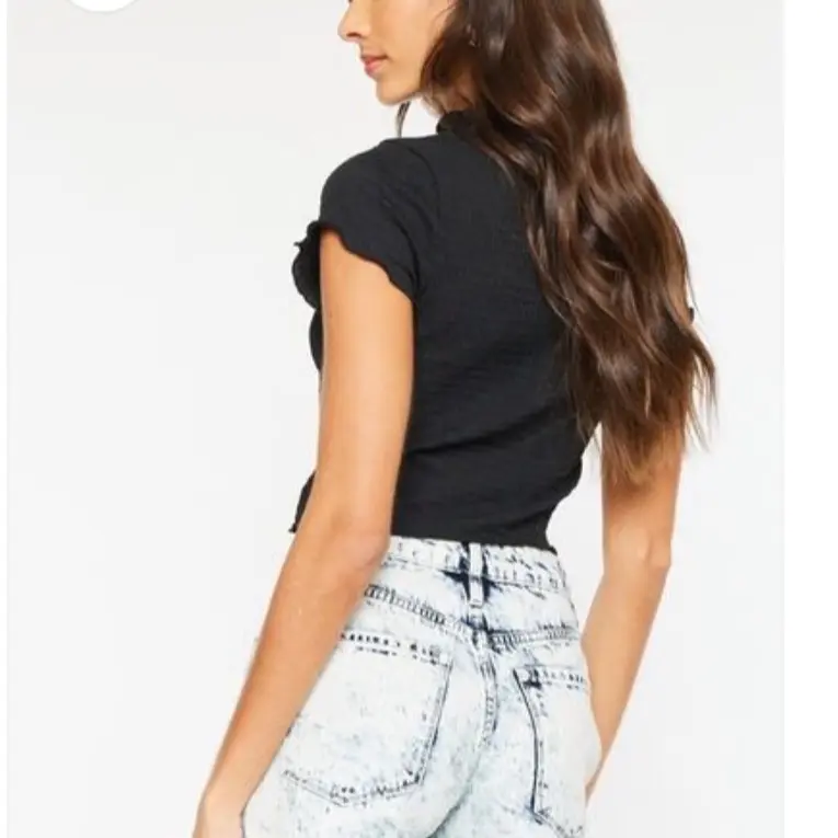 Kancan shorts https://blossombeautiesboutiques.myshopify.com/products/kancan-full-size-distressed-high-waist-denim-shorts