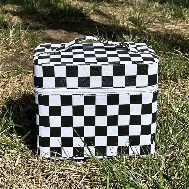 TAKE THE LEAD MAKEUP BOX TAKE THE LEAD MAKEUP BOX