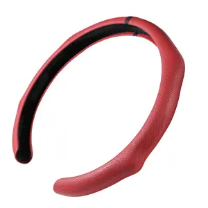 Non-Slip Breathable Ultra-Thin Universal Grip Cover,Leather Centering Mark Steering Wheel Cover Quick Turn,Universal Car Interior Accessory Automotive