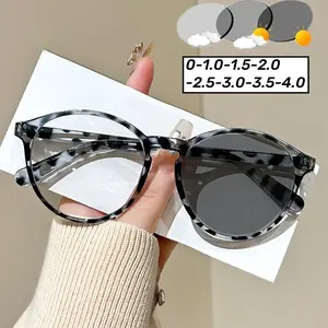 Round Photochromic Myopia Glasses Retro Color Changing Near Sight Glasses for Women Men Anti Blue Light UV Protection Eyeglasses