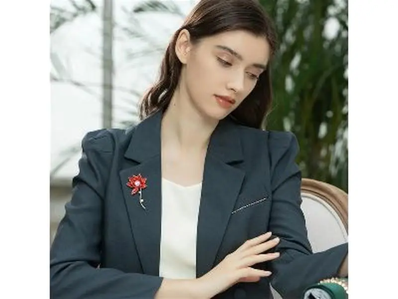 Pearl Lotus Brooch Luxury Flower Brooch Pin Brooches Lapel Pins,Boutonniere Costume Jewelry For Women Ladies,Red