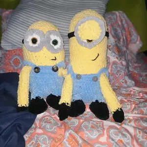 crochet minion (Bob and Kevin)