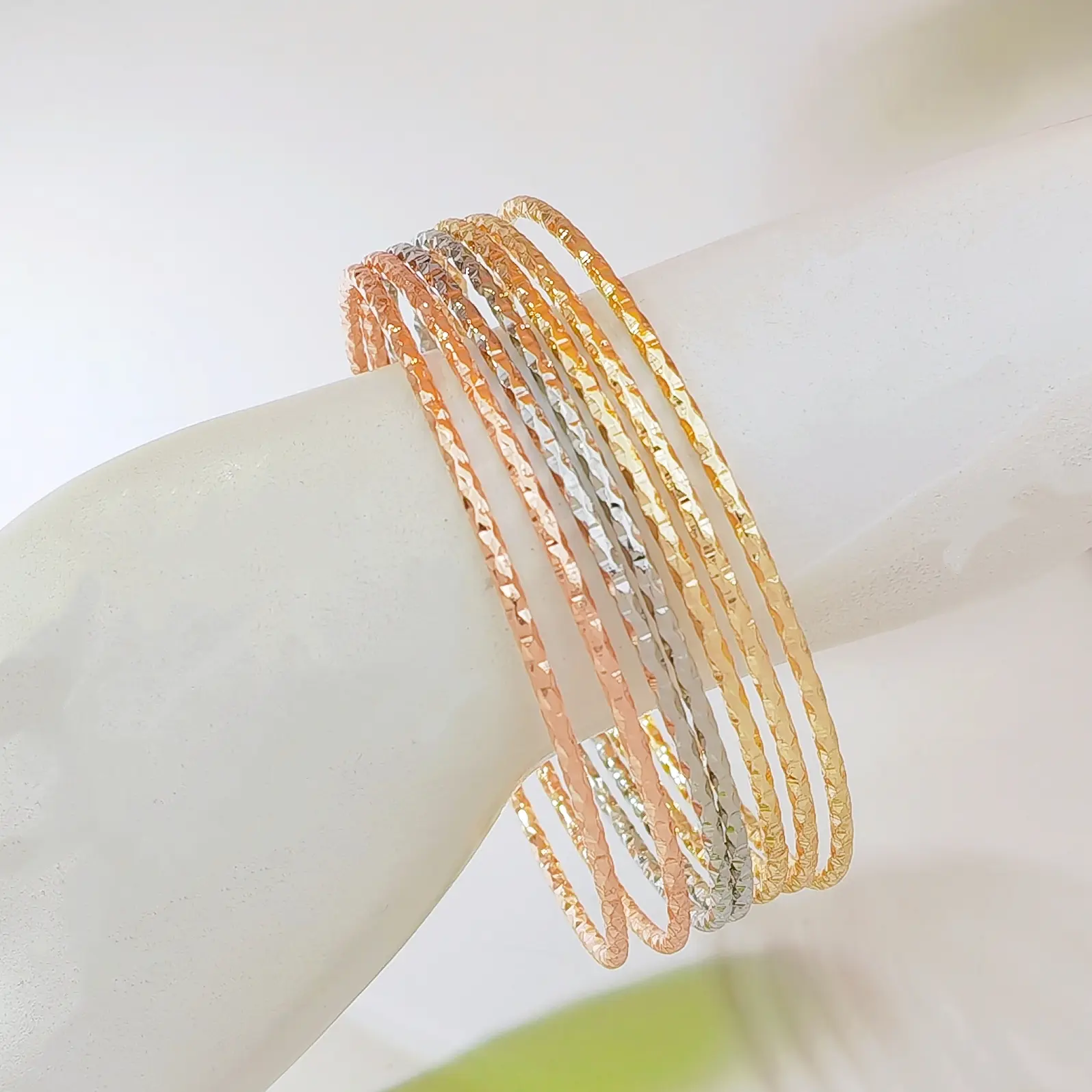 7Pcs Tri-Color Diamond Cut Bangle Bracelets for Women, Gold Silver Rose Gold Stackable Thin Bangles Set, Textured Sparkling Multi Layer Jewelry Gift for Party Wedding Daily