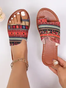 Women's flat sandals, bohemian style, toe-ring slip-on, retro ethnic print, casual summer vacation shoes.