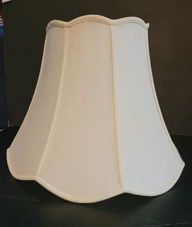 31234 Scalloped Silk Lamp Shade