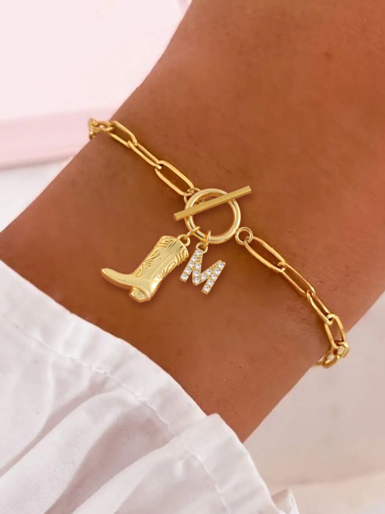 Vintage Micro-Zircon Letter Cowboy Boot Bracelet for Women, Initial Charm Bracelets, Casual Stainless Steel Chain, Elegant Ot Clasp Design for All Seasons
