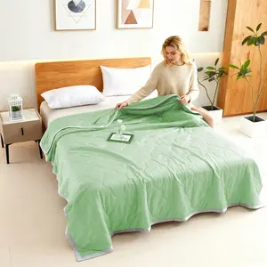 1pc Innovative Soundwave Design Ultra Soft Thin Quilt, Cozy & Breathable All-Season Reversible Comforter for Hot Sleepers, Ideal Lightweight Bedding for Bed, Sofa, Office, Travel & Camping, Machine Washable Easy-Care Green Quilted Throw - Perfect Gift