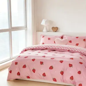 Strawberry Pattern Bedding Set, 3 Counts/set Including 1 Duvet Cover & 2 Counts Pillowcase without Filler, Soft Bedding Sets, Bedding Supplies for Home Bedroom
