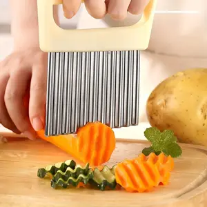 1Pc Potato Cutter with Protective Cover, Stainless Steel Wavy Potato Slicer, Manual Vegetable Fruit Cutter for Salad, Carrot, Potato & French Fries, Thickened Stainless Steel Fries Cutter for Home & Fast Food Use