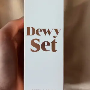 Dewy Set Setting Spray