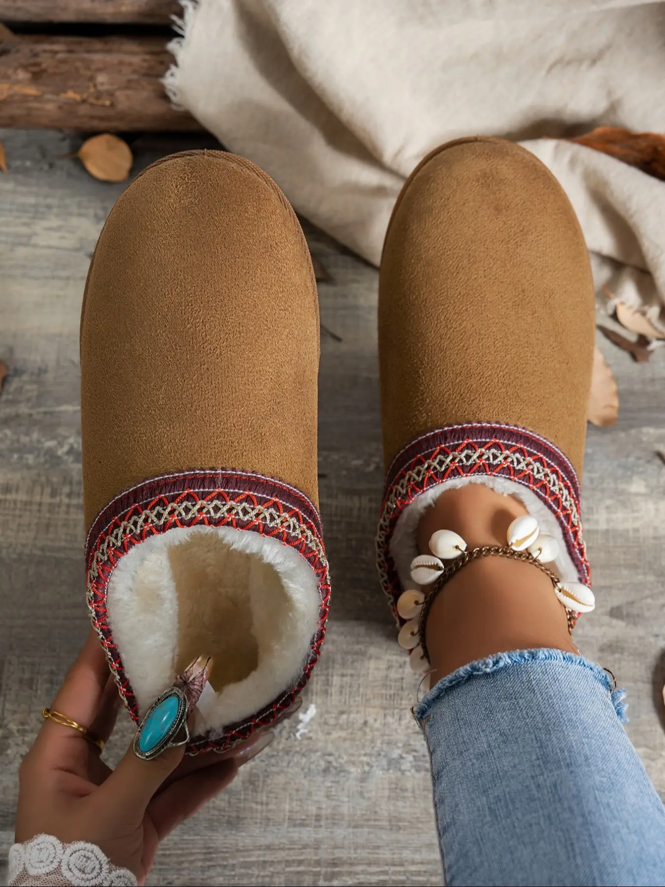 Women's Thick Sole Snow Boots, Warm Comfortable Outdoor Anti-Slip, Thick Flat Winter Slippers, Ideal for Cold Weather,Gifts For Women