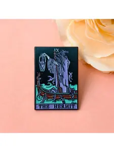 Punk Gothic Enamel Brooch "THE HERMIT" Letter Tarot Card and Spell Design Suitable for Clothing, Backpack Accessories, Enamel Lapel Pins
