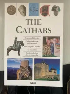 USED-THE CATHARS (IN SITU) by ROUX/JULIE (Paperback)