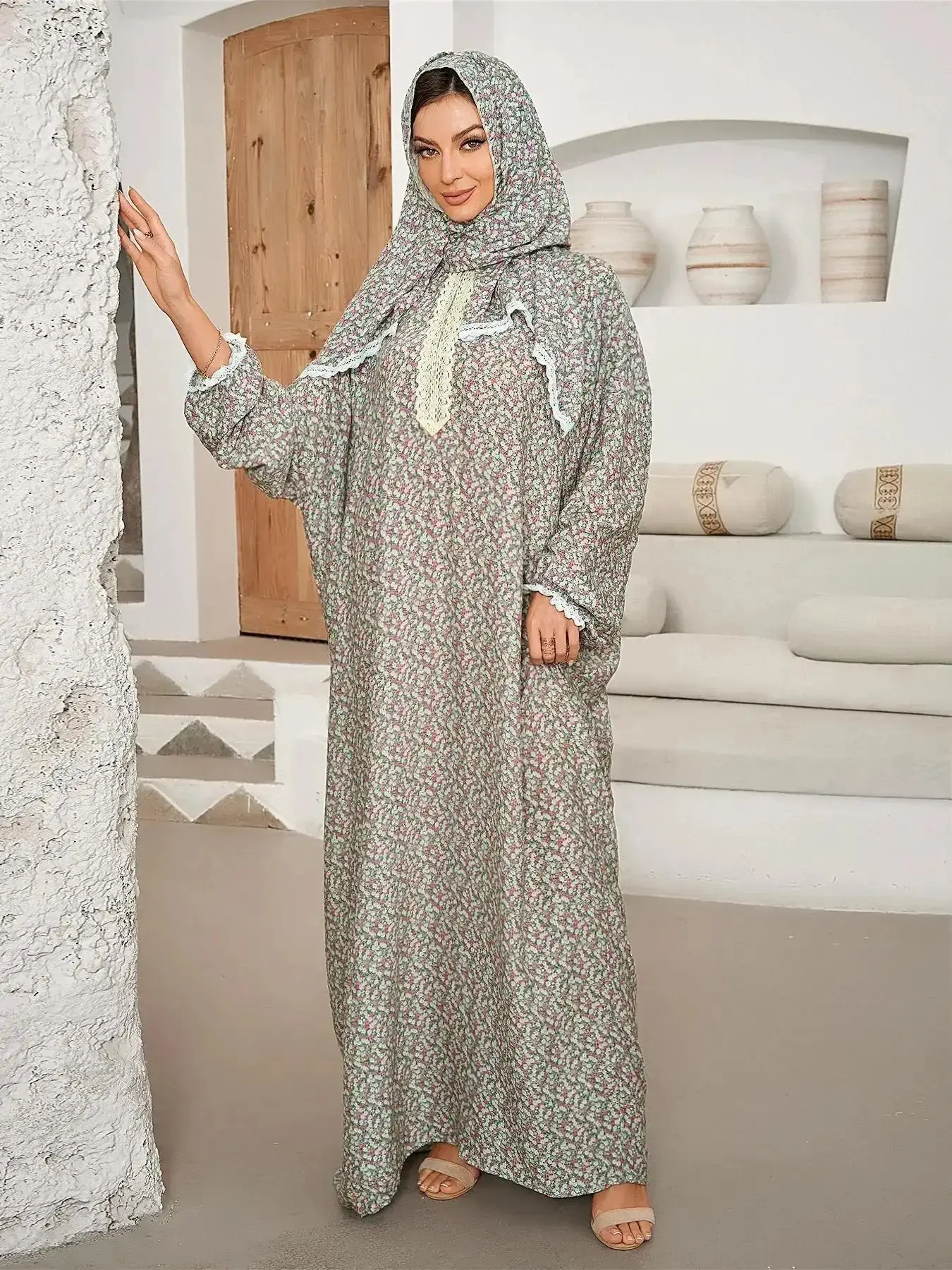 Women's Ditsy Floral Print Contrast Lace Prayer Dress with Integrated Hijab, Batwing Sleeve Kaftan Islamic Modest Clothing for All Seasons, modest elegance, refined modesty, graceful coverage, timeless appeal