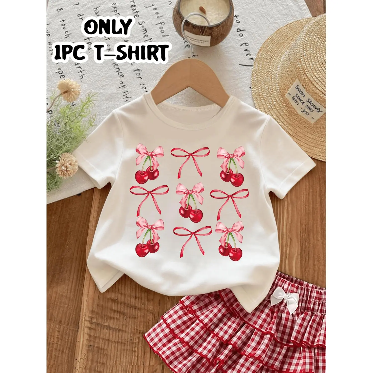 [Girls' Cherry Print T-shirt] Stylish Cherry Print Short-sleeved T-shirt with Bow for Girls - Soft and Comfortable Round Neck Top (One Top Only, Bottoms Not Included) - Casual Attire and Outdoor Activities - Teenage Clothing - Summer Wear for Girls