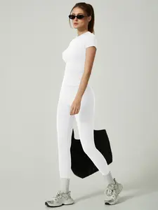 Women's Seamless Yoga Set, High-Quality Fitness, Comfortable & Performance-Enhancing, Slim-Fit Design, All Seasons Wear