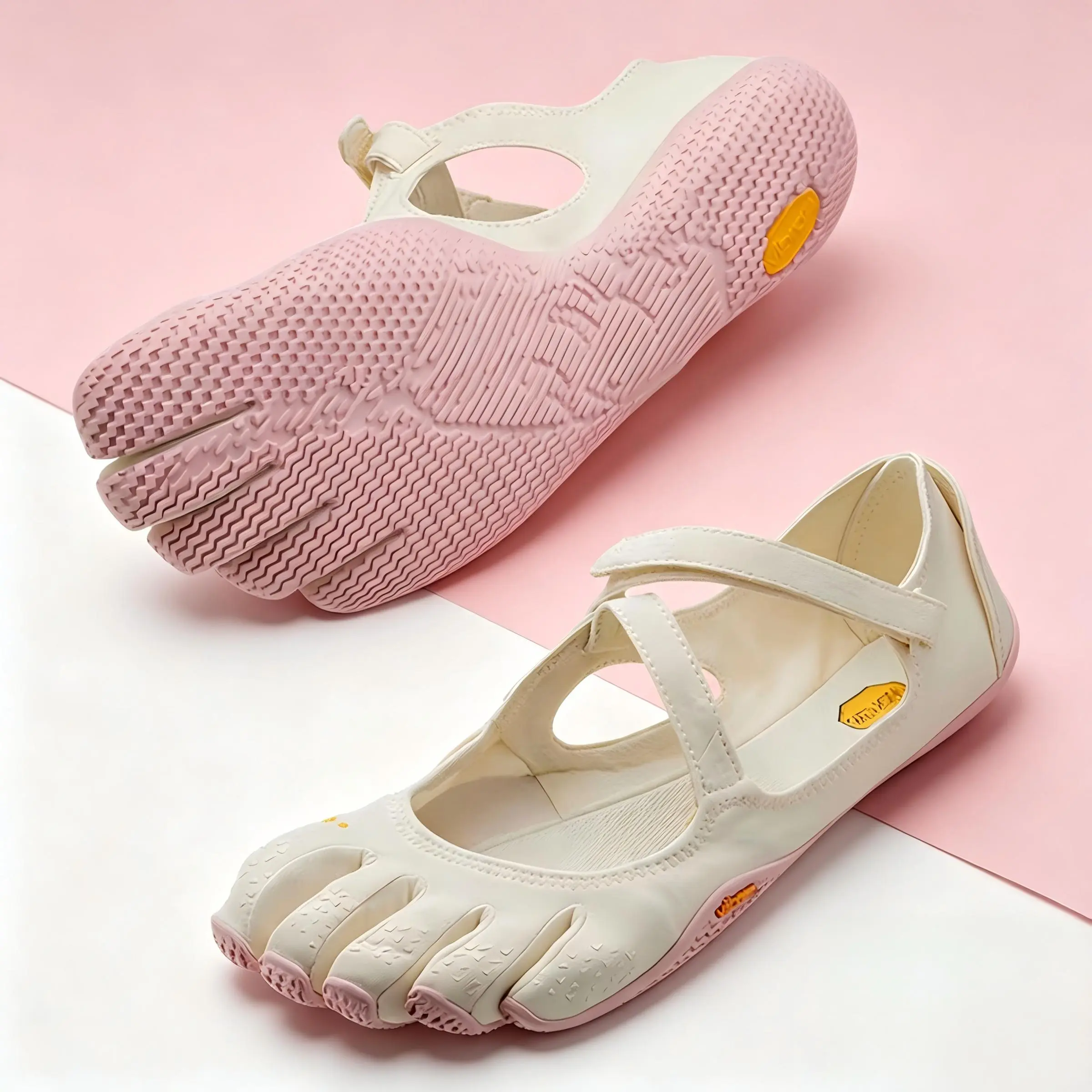 Five Finger Shoes, Women's Toe-Separated Fitness Shoes, Non-Slip Lightweight Breathable Minimalist Sneakers, Anti-Slip Five Fingers Barefoot Training Shoes for Yoga Pilates Dance Running Workout Gym Outdoor Walking Fitness Training