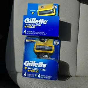 Gillette ProGlide Shield 2 Packs of 4 Cartridges - 8 Refills Included for Comfort