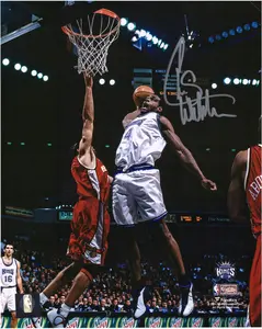 Chris Webber Sacramento Kings Autographed 8" x 10" Dunk vs. Hawks Photograph - Fanatics Authentic Certified
