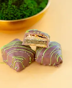 Farhat Sweets Dubai Chocolate Baklava Delight - Rich Taste from Dubai - Perfect for Chocolate Lovers - Convenient Packaging - Delightful Choice for Enthusiasts