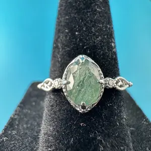 1.5 carat all natural Alexandrite ring size 7 with beautiful color change