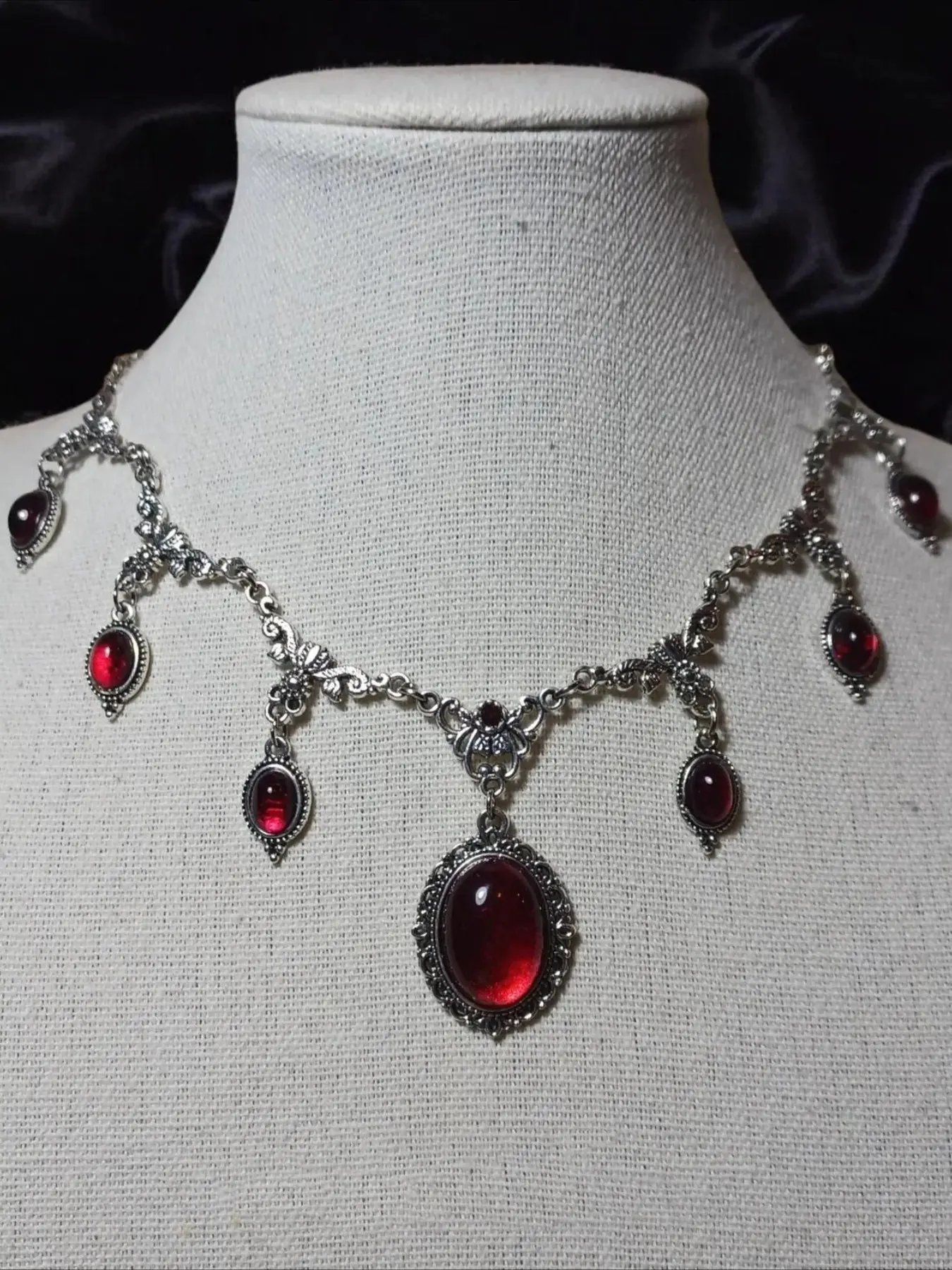 Vintage Gothic Victorian Artificial Crystal Statement Necklace for Women, Unique Design Pendant, Unique Party Vacation Creative Jewelry, Elegant Accessory for Special Occasions, Goth Choker, Statement Chain