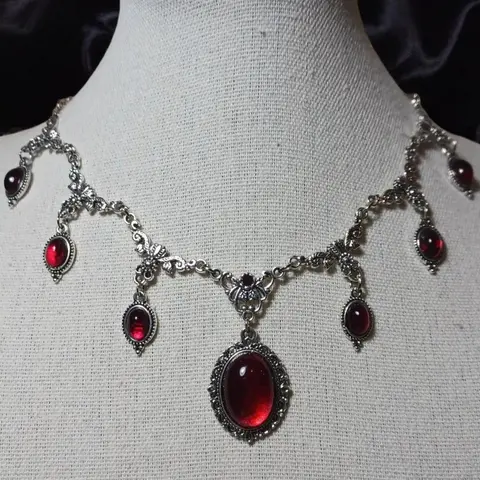 Vintage Gothic Victorian Artificial Crystal Back Statement Necklace for Women, Unique Design Pendant, Unique Party Vacation Creative Jewelry, Elegant Accessory for Special Occasions, Goth Choker, Statement Chain