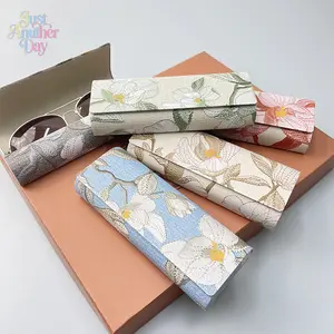 Elegant Floral Embroidery Eyewear Case, Magnetic Suction Leather Glasses Box, Premium Chinese Style Eyeglass Holder