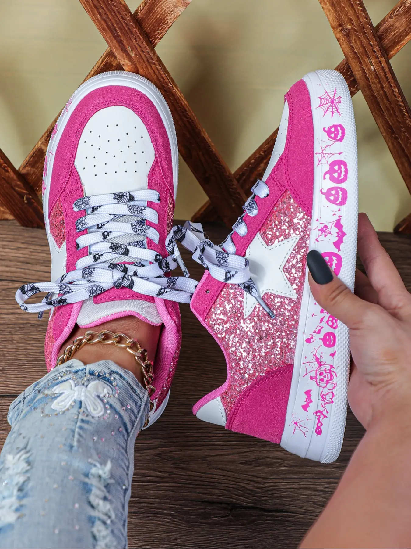 Women's New Fashion Trend Shiny Sequin Casual Sneakers, Trick or Treat Halloween Elements Spider, Skeleton, Bat, Pumpkin Lightweight Breathable Low-top Skateboard Shoes, Suitable for Black Friday Bash, Halloween Christmas Gifts, Party, Daily Wear