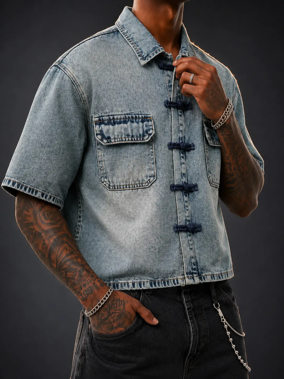 Men’s Light Wash Denim Short Sleeve Shirt, Relaxed Cropped Fit, Chinese Frog Button Chest Pocket Vintage Streetwear Top for Summer Casual Wear