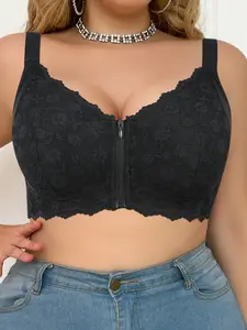 Plus-Size Women's front-zip lace bra, with underwire support and full-cup design, comfortable for everyday wear.