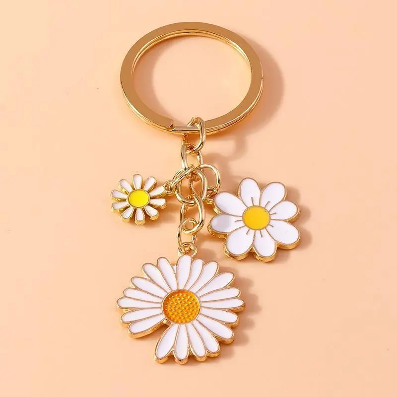 Cute Enamel Daisy Keychain Flower Keyring Pendants for Car Key Holder Women Girls Handbag Accessories Handmade Jewelry Gift Cute Enamel Daisy Keychain Flower Keyring Pendants for Car Key Holder Women Girls Handbag Accessories Handmade Jewelry Gift