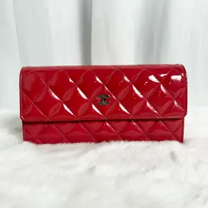 Pre-owned CHANEL Classic Pink Patent Leather Long Wallet|20977091