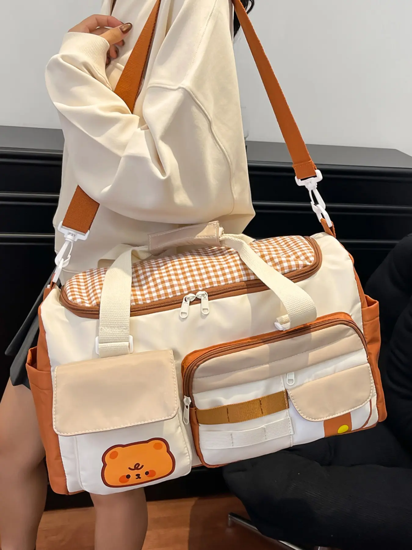 Cute Travel Bag Large Capacity Outdoor Short Trip Handbag, Dry Wet Separated Yoga Sports Fitness Workout Bag, Versatile and Spacious Design, Fashionable Duffel Bag, Multifunctional Travel Duffels, Athletic Training Bag, Travel Gym Bag