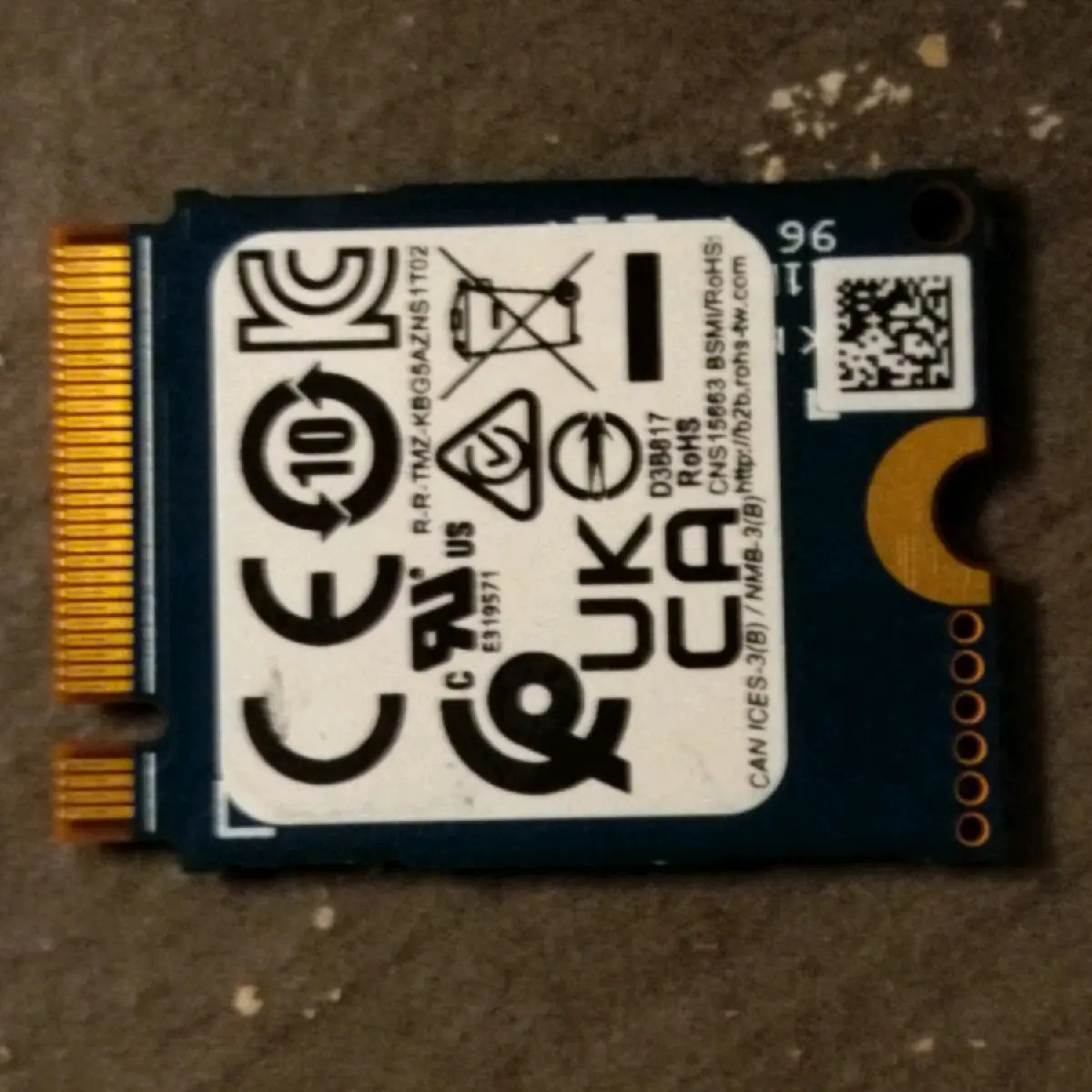 Kioxia BG5 256GB KBG50ZNS SSD M.2 NVMe PCIe Gen4x4 PCIe Gen4x4