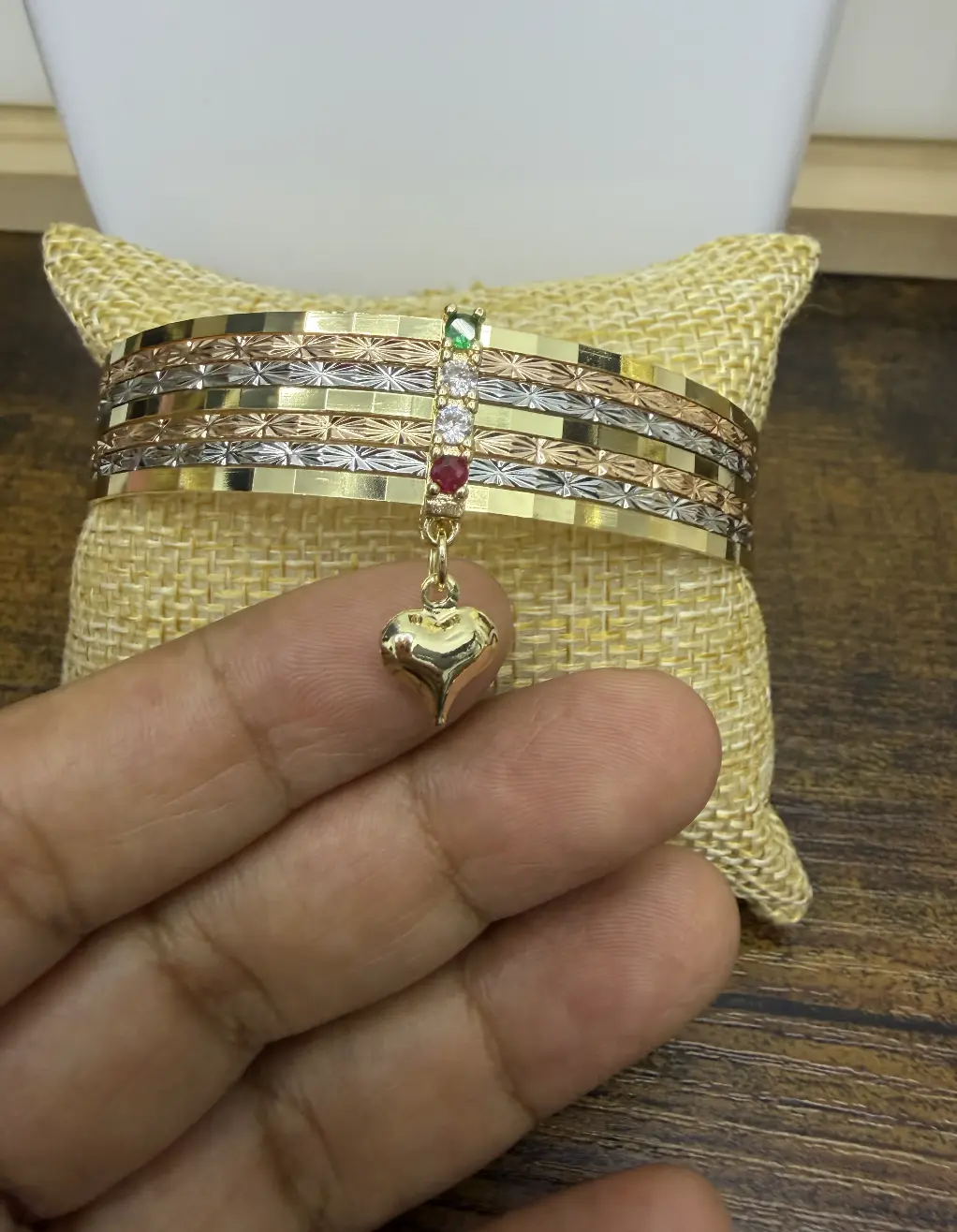 Juego de pulseras semanario con dije corazón en oro laminado medida 7cm aproximadamente