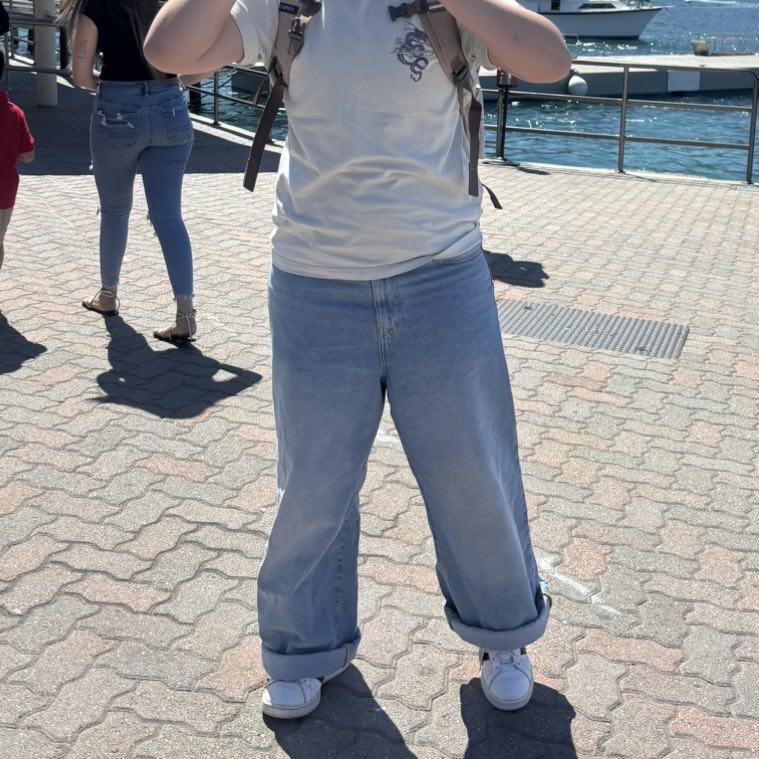 Item: LIGHT INDIGO, 34W x 32L