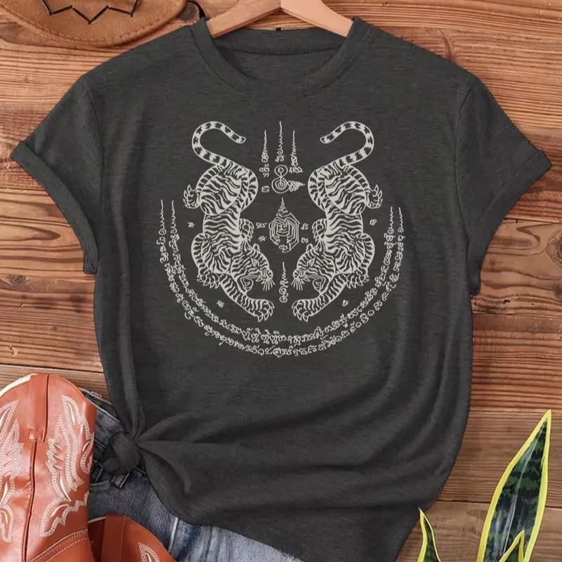 Tiger-Striped Sashimi - Sak Yant Thai Tattoos Featuring Twin Tigers, Muay Thai Magic, a Thai Gift, Printed T-Shirt, Short-Sleeve Crew Neck Casual Top for Summer And Spring, Women'S Apparel