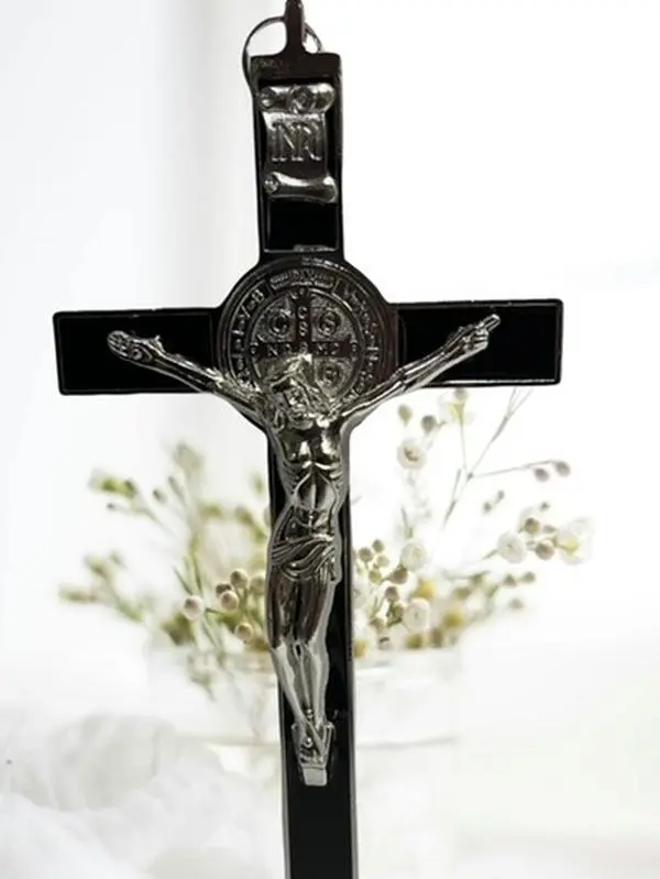 St.Benedict Wall Crucifix 7.5" Cruz de San Benito para colgar.