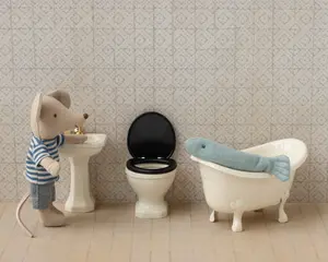 WC, Mouse - Off white