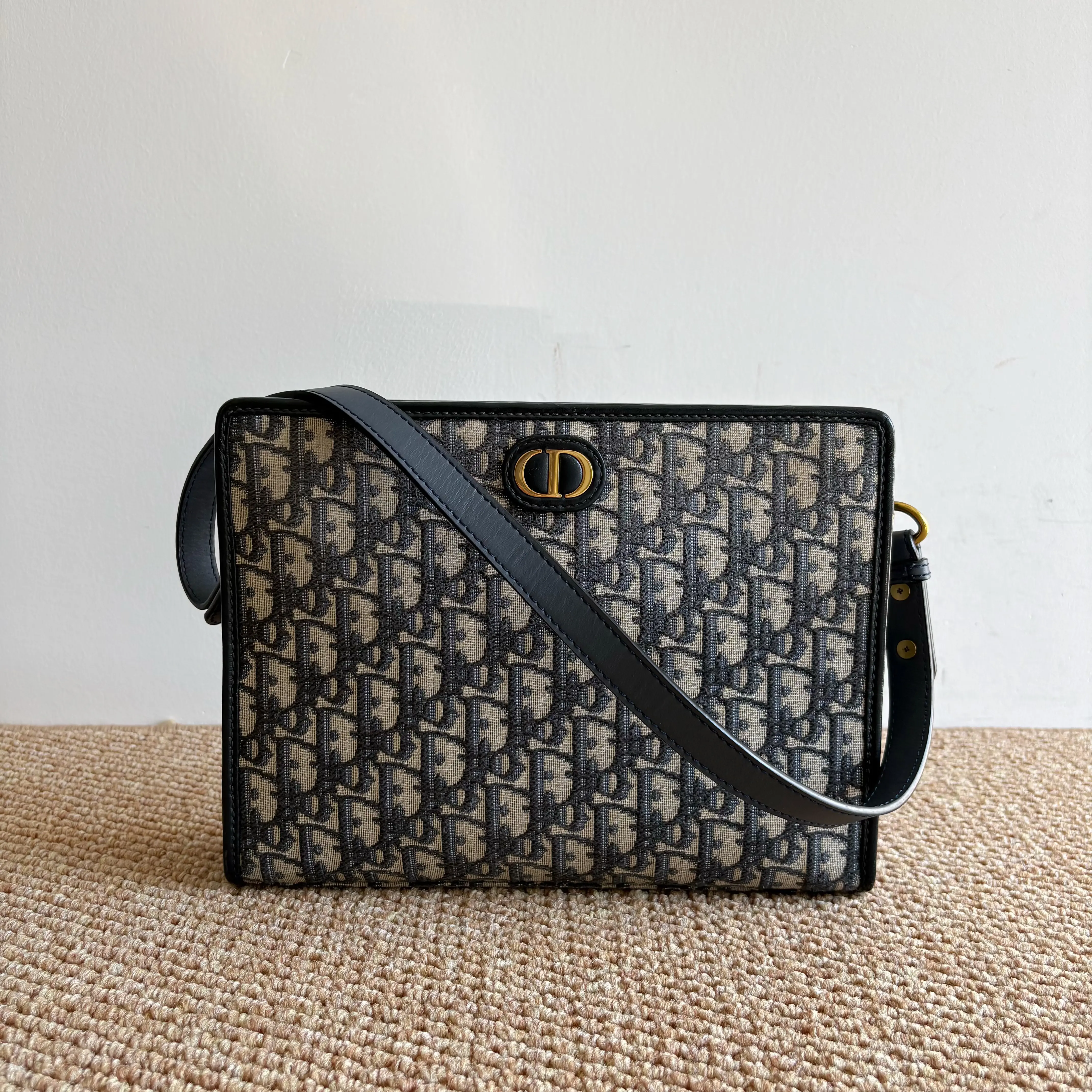Pre-owned Dior Authentic 30 Montaigne Pouch Oblique Embroidered Canvas（Detachable Strap Included Convertible Crossbody Bag）