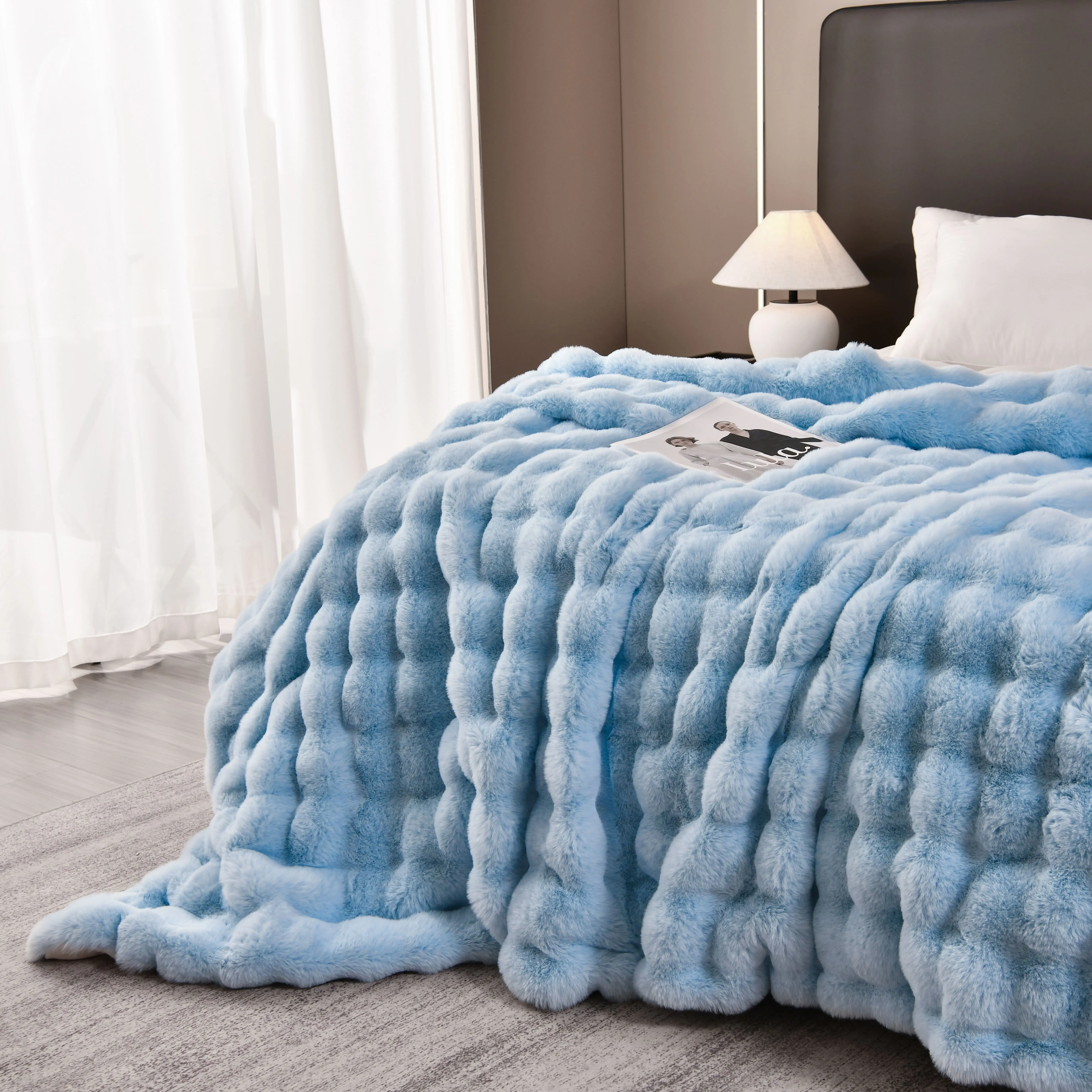 Soft Plush Blanket for Bed and Sofa, Cozy Faux Fur Style Throw Blanket, Fluffy Decorative Blanket for Bedroom, Couch and Living Room, Multiple Colors and Sizes