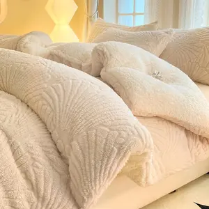 Seashell Jacquard Sherpa Comforter Set Warm Cozy  Bedding 3 count,  Size Geometric  Quilt Comforter with 2 Pillowcases(104"X90"  White)