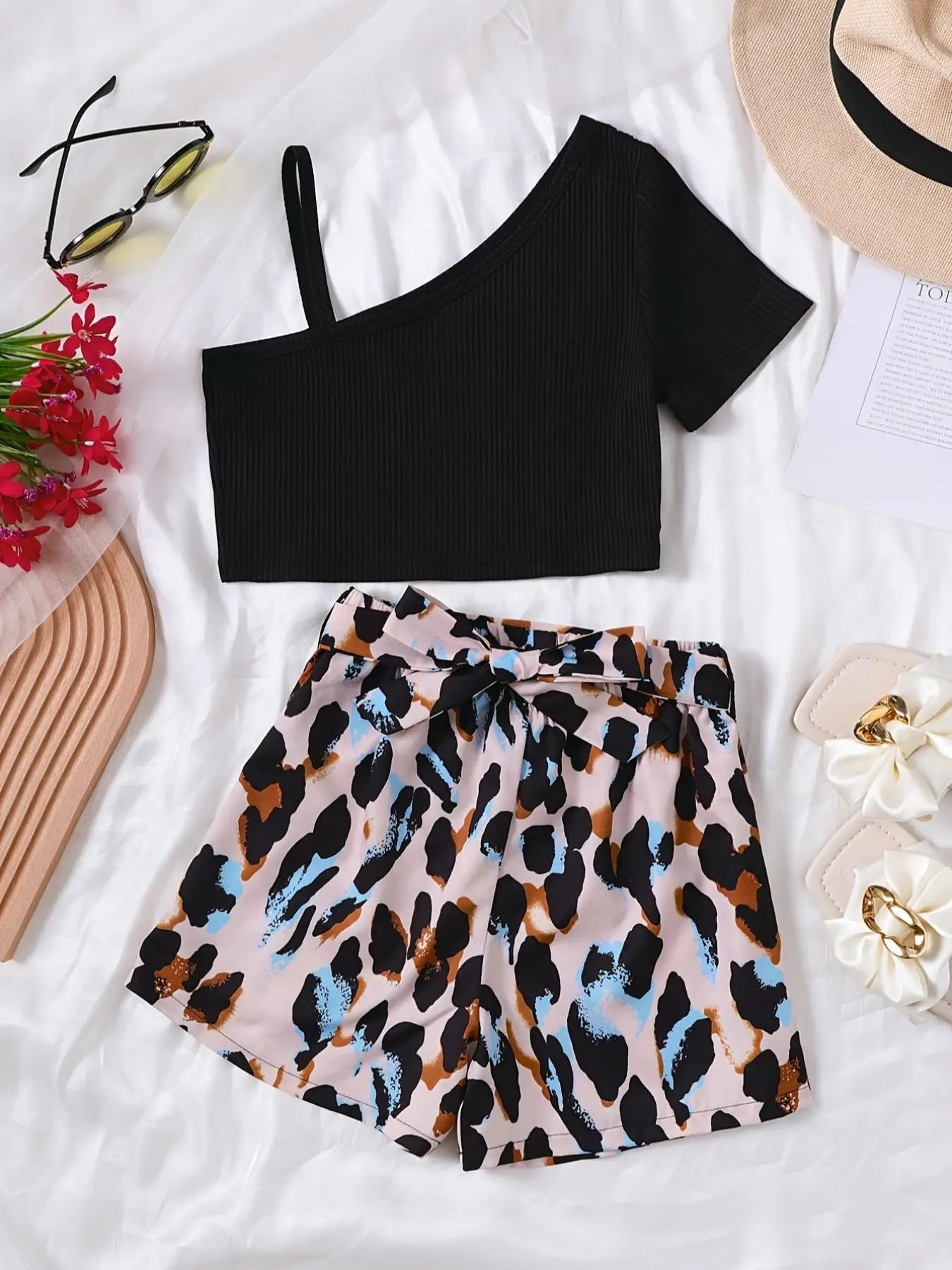 Two-Piece Set Girl's Plain Asymmetrical Neck Crop Tee & Leopard Print Belted Shorts, Casual T-Shirt & Elastic Waist Shorts for Daily Wear, Kids Summer