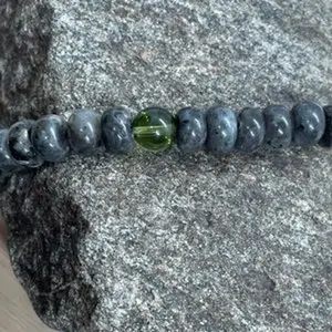 8mm Rondelle Black Labradorite and Moldavite handmade beaded bracelet