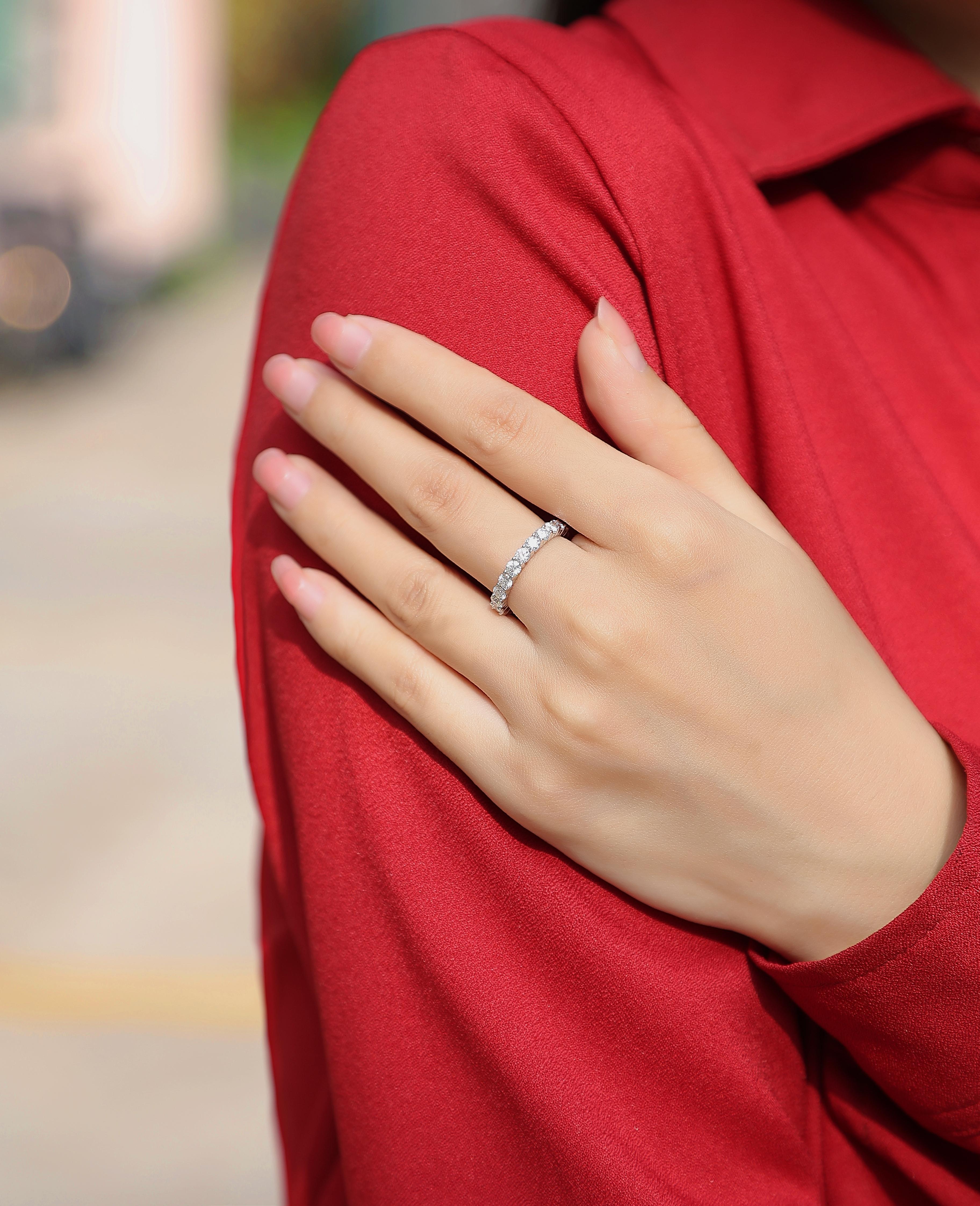 Exquisitely set with round moissanite diamonds, 925 sterling silver plated with gold, resistant to fading and hypoallergenic, suitable for everyday wear, layering, engagements, and dates. rings