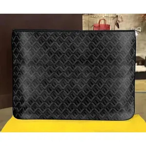 Luxury  tote bag Clutch Bags Women's bag Highest quality Envelope package documents Toiletry Pouch Protection Makeup Leather Cosmetic Fashionable Versatile Purse Quilted Purse